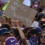 MARCHAN MUJERES POR 8M EN CDMX