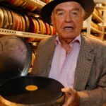 SE ENTREGAN ARIELES DE ORO A DEMETRIO BILBATÚA Y ROSITA ARENAS