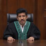 MINISTRO AGUILAR ADVIERTE SOBRE ‘DECADENCIA’ EN EL SERVICIO PÚBLICO