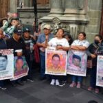 PADRES DE LOS 43 TIENEN AUDIENCIA CON SHEINBAUM