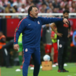 QUE EMIGREN A EUROPA CON TÍTULOS EN CHIVAS ES EL DESEO DE MILITO