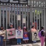 PROTESTAN PADRES DE AYOTZINAPA EN CORTE