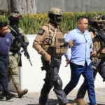 PEGAN CON ENJAMBRE, PERO SE QUEDAN CORTOS